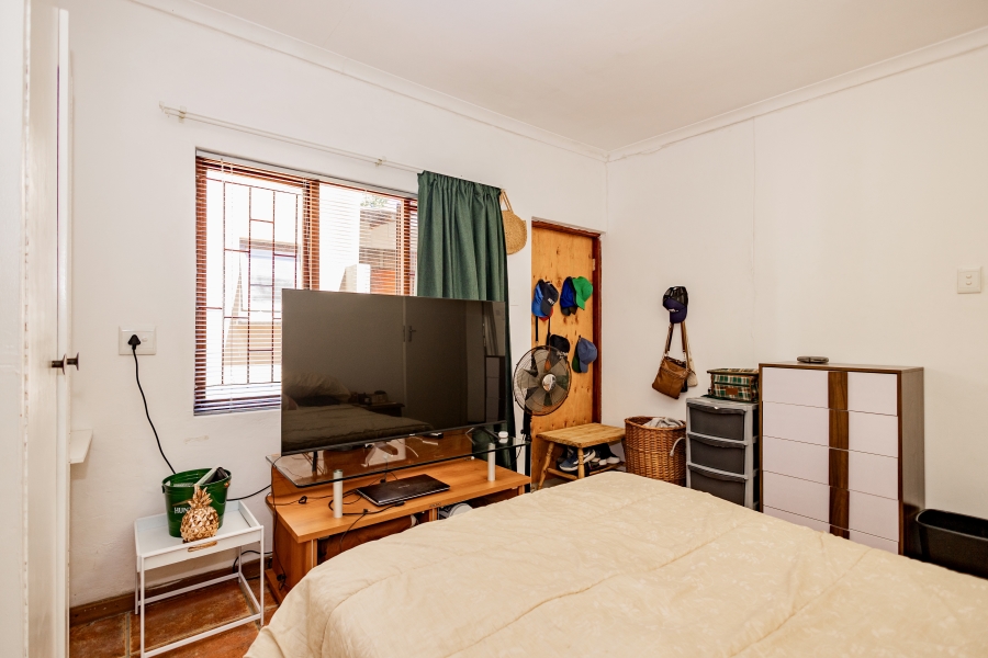 6 Bedroom Property for Sale in Schoongezicht Western Cape